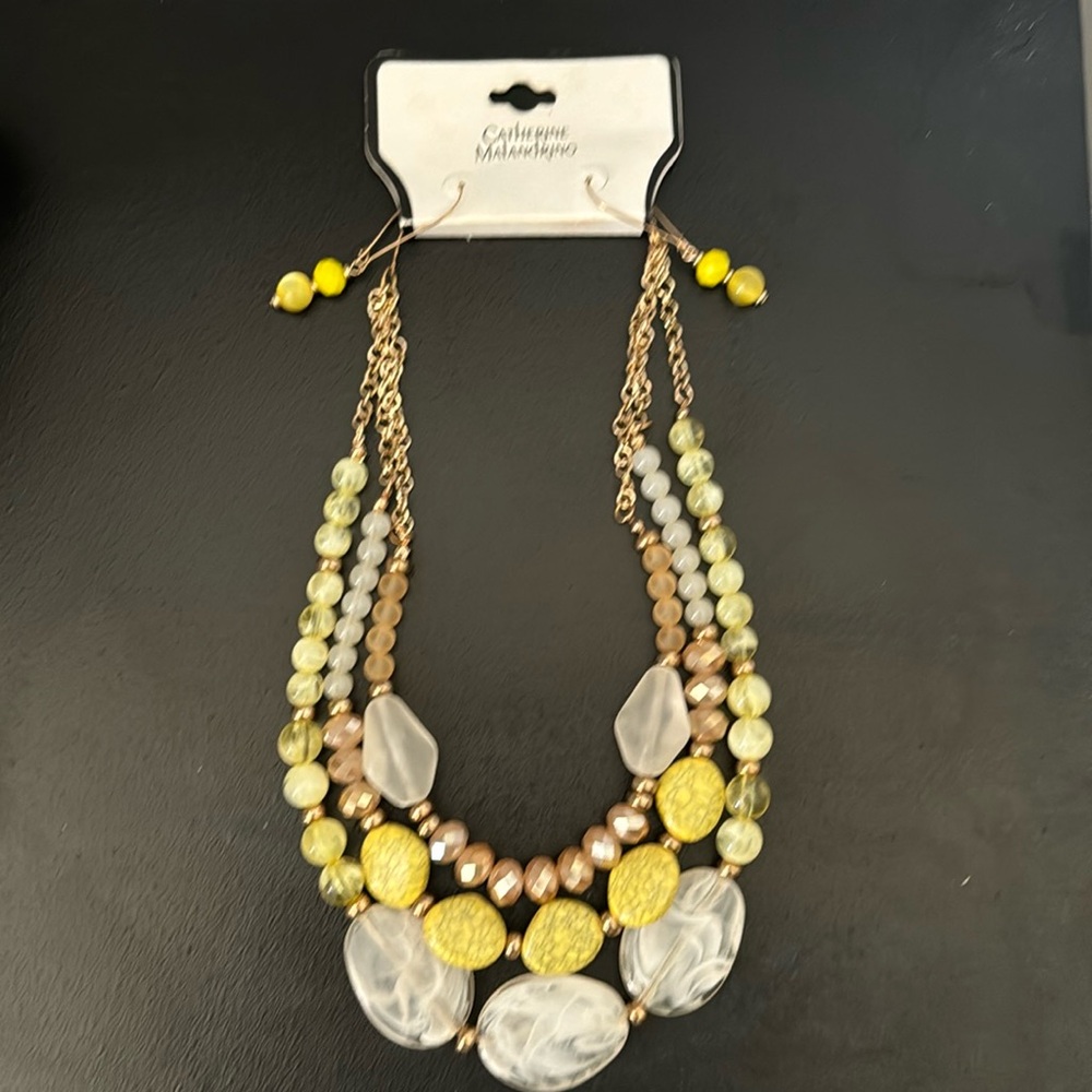 Necklace and earring set